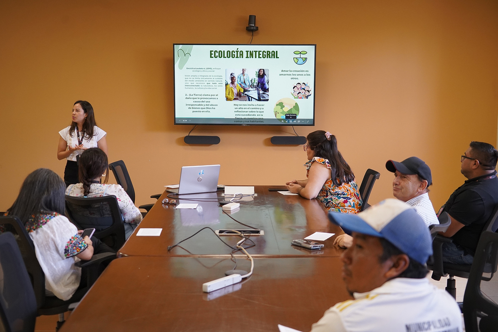 Colaboradores de Casa Inspectorial compartieron un momento de alegría y fraternidad celebrando la independencia, los cumpleaños del mes y la Jornada por la Creación.